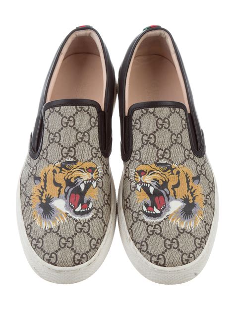 gucci sneaker tiger - Gucci tiger slip on.